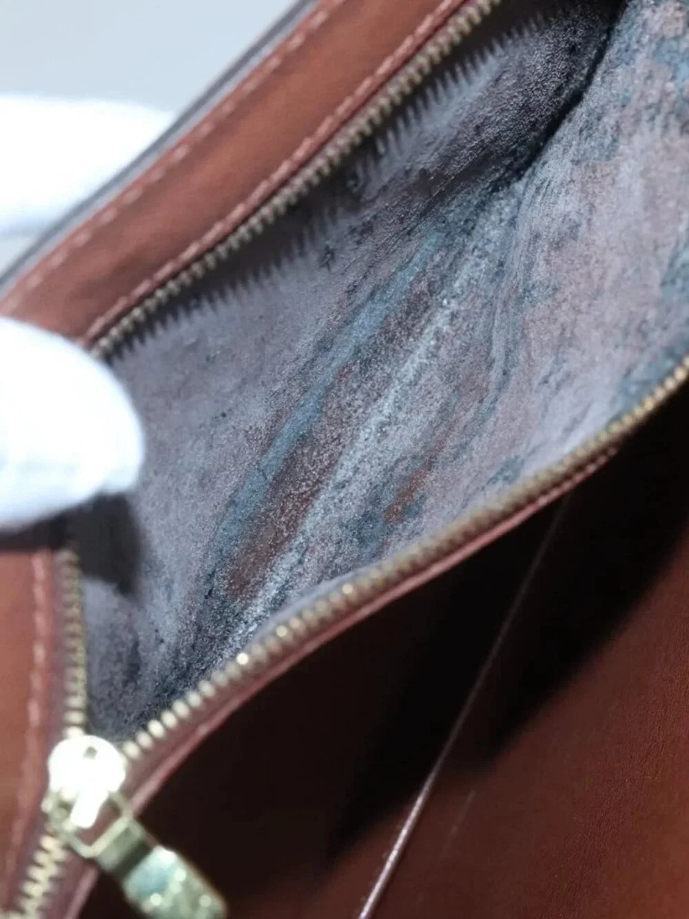 LOUIS VUITTON Monogram Porte Documents Bandouliere Bag M53338 Auth 121485